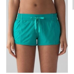 Lululemon Teal 2.5 Hotty Hot Shorts